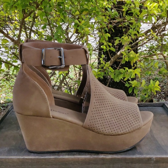 Womens Wedge Sandals Taupe w/ Ankle Straps - Picture 2 of 8